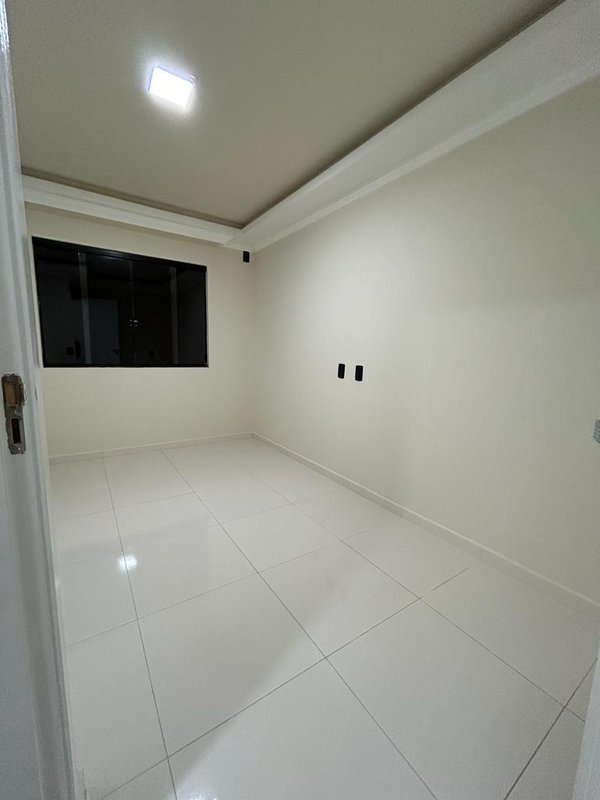 TRIPLEX COM 1 SUÍTE MAIS 2 DORMITÓRIOS NO BAIRRO DOM JOAQUIM - Brusque - 