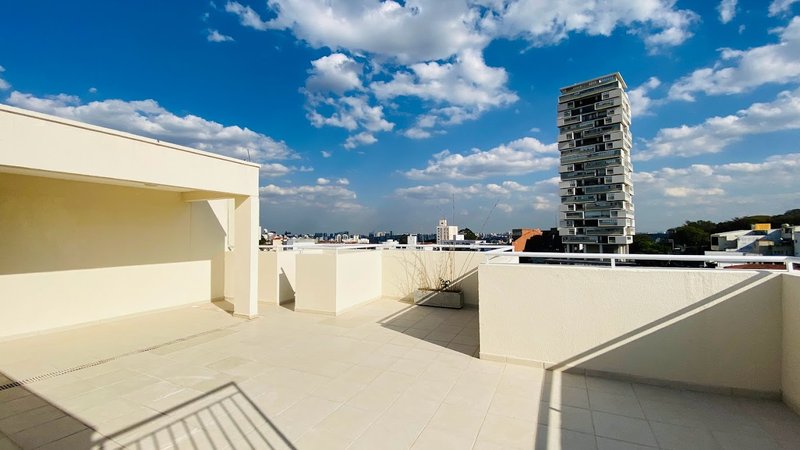 Vila Ipojuca - cobertura duplex, amplo terraço, muita vista Rua Camburiú São Paulo - 