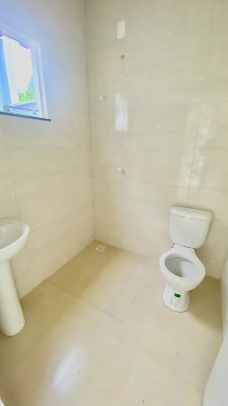 CASA COM 1 SUÍTE MAIS 2 DORMITÓRIOS NO BAIRRO PAQUETÁ - Brusque - 