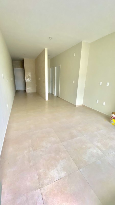 CASA COM 1 SUÍTE MAIS 2 DORMITÓRIOS NO BAIRRO PAQUETÁ - Brusque - 