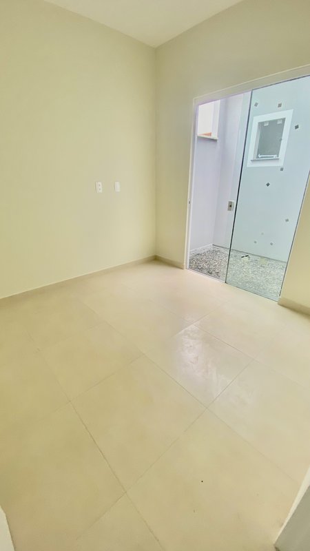 CASA COM 1 SUÍTE MAIS 2 DORMITÓRIOS NO BAIRRO PAQUETÁ - Brusque - 