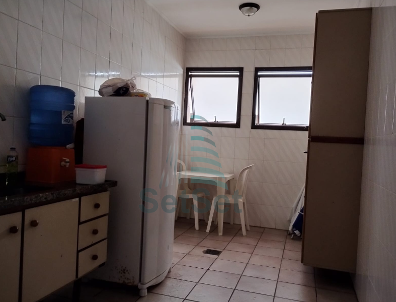 Apartamento a venda com permuta de menor valor ou veículo  - Pitangueiras - Guarujá/SP  Guarujá - 