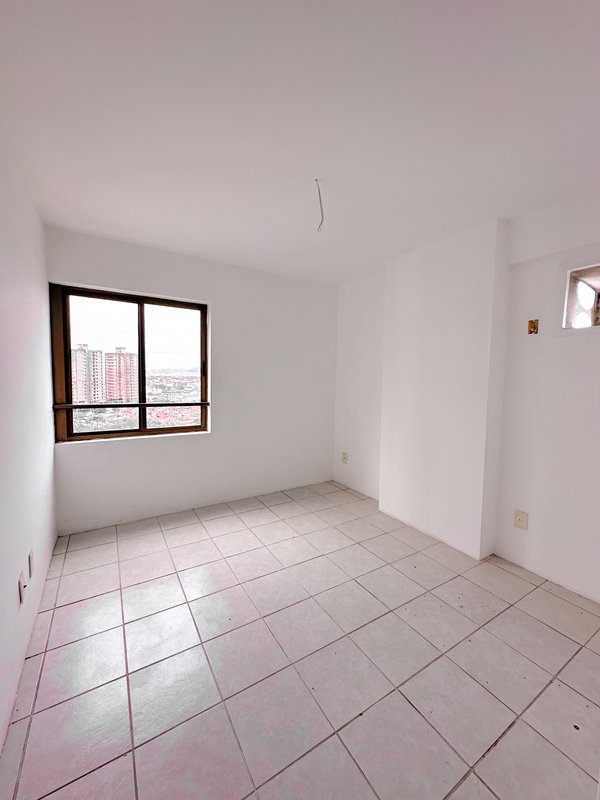 Alugo Apartamento com 3 quartos sendo 2 suítes com 2 vagas  por R$ 3.500,00 taxas inclusas Rua Amália Bernardino de Sousa Recife - 