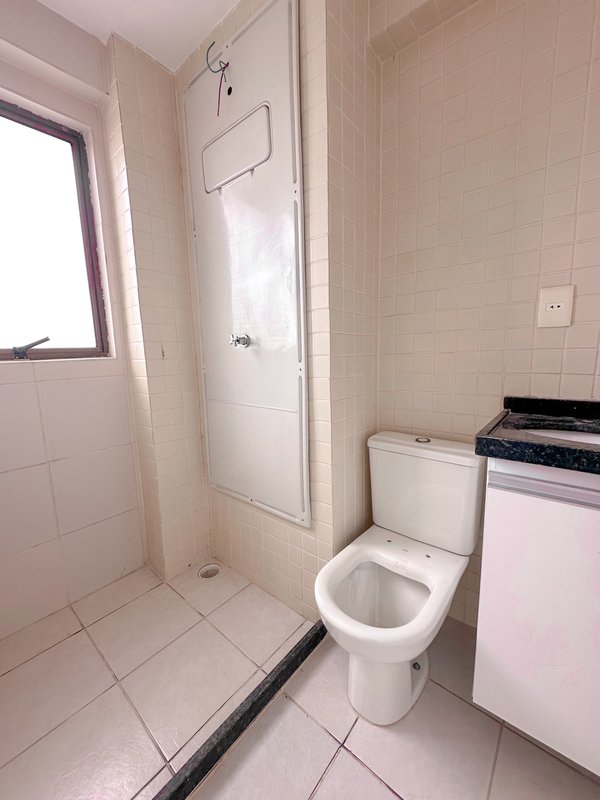 Alugo Apartamento com 3 quartos sendo 2 suítes com 2 vagas  por R$ 3.500,00 taxas inclusas Rua Amália Bernardino de Sousa Recife - 