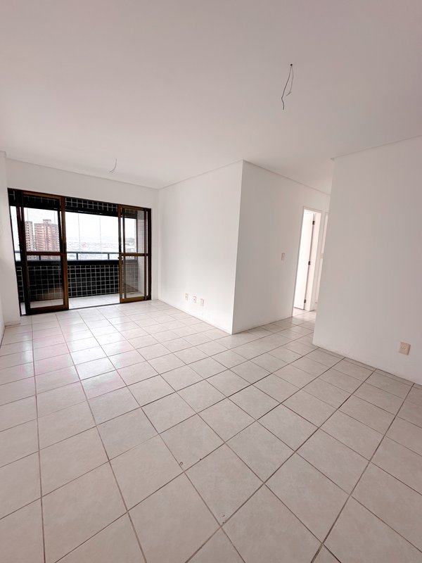 Alugo Apartamento com 3 quartos sendo 2 suítes com 2 vagas  por R$ 3.500,00 taxas inclusas Rua Amália Bernardino de Sousa Recife - 
