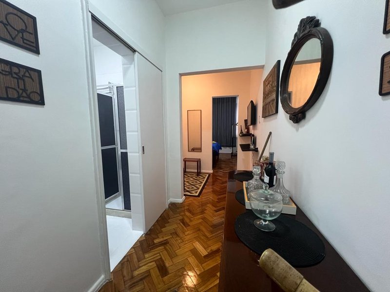 Apartamento para investimento em Copacabana Avenida Nossa Senhora de Copacabana Rio de Janeiro - 