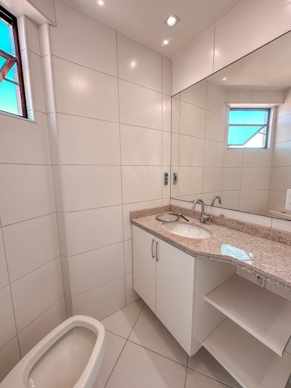 Apartamento à Venda com 4 Suítes e 2 vagas com 137 mt2 por R$ 1.500.000,00 Rua Aviador Severiano Lins Recife - 