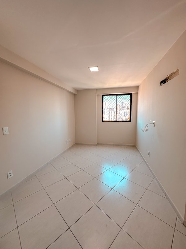 Apartamento à Venda com 4 Suítes e 2 vagas com 137 mt2 por R$ 1.500.000,00 Rua Aviador Severiano Lins Recife - 