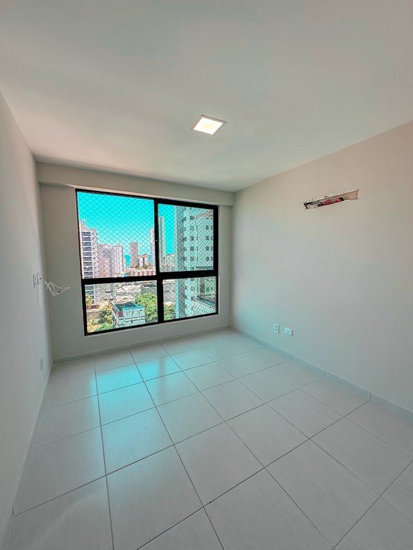 Apartamento à Venda com 4 Suítes e 2 vagas com 137 mt2 por R$ 1.500.000,00 Rua Aviador Severiano Lins Recife - 