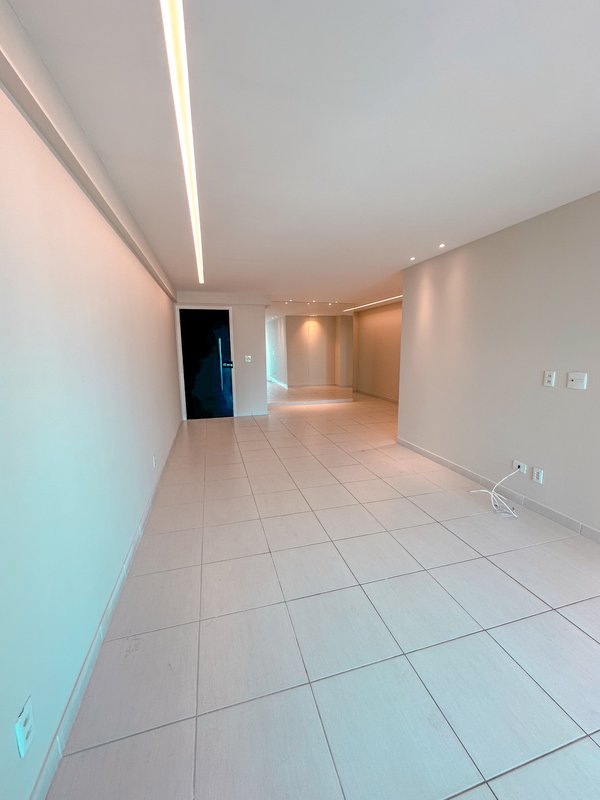 Apartamento à Venda com 4 Suítes e 2 vagas com 137 mt2 por R$ 1.500.000,00 Rua Aviador Severiano Lins Recife - 