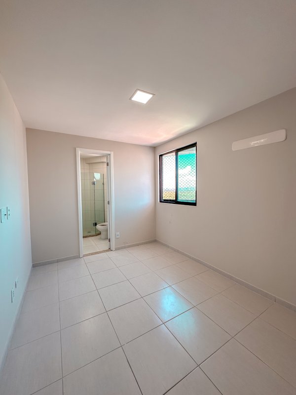 Apartamento à Venda com 4 Suítes e 2 vagas com 137 mt2 por R$ 1.500.000,00 Rua Aviador Severiano Lins Recife - 