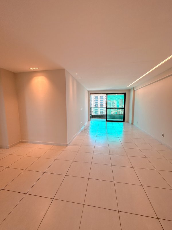 Apartamento à Venda com 4 Suítes e 2 vagas com 137 mt2 por R$ 1.500.000,00 Rua Aviador Severiano Lins Recife - 