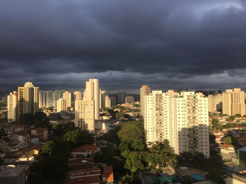 Vila Romana - apartamento andar alto, ampla varanda e 3 suítes Rua Tito São Paulo - 