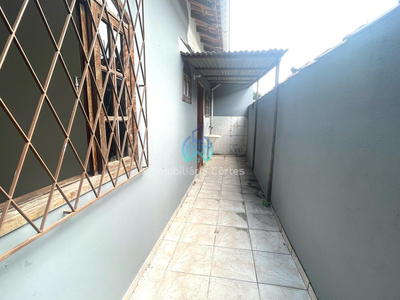 Ótima casa residencial ou comercial com 02 dormitórios por 240.000 P. Freixal-Guapimirim Rua Claudionor Batista Guapimirim - 