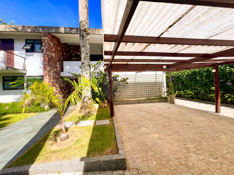 Casa Agradável e Ampla na Praia de Juquehy - São Sebastião - 