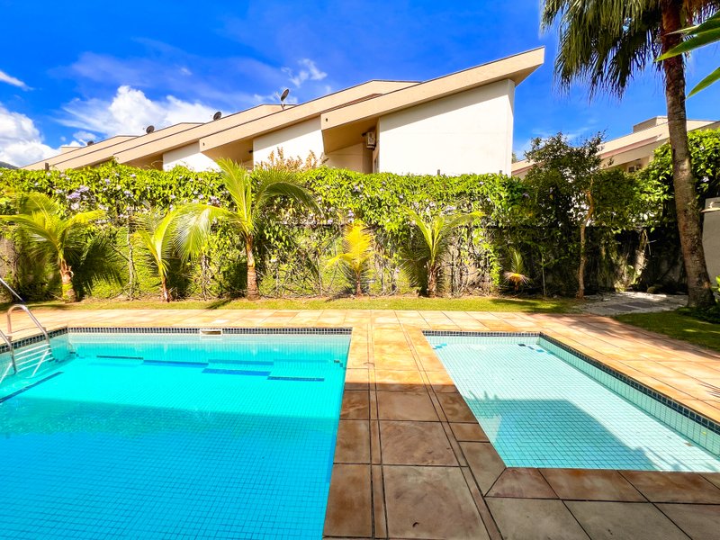 Casa Agradável e Ampla na Praia de Juquehy - São Sebastião - 