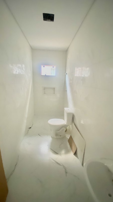 CASA COM UMA SUÍTE MAIS DOIS DORMITÓRIOS NO BAIRRO DOM JOAQUIM - Brusque - 