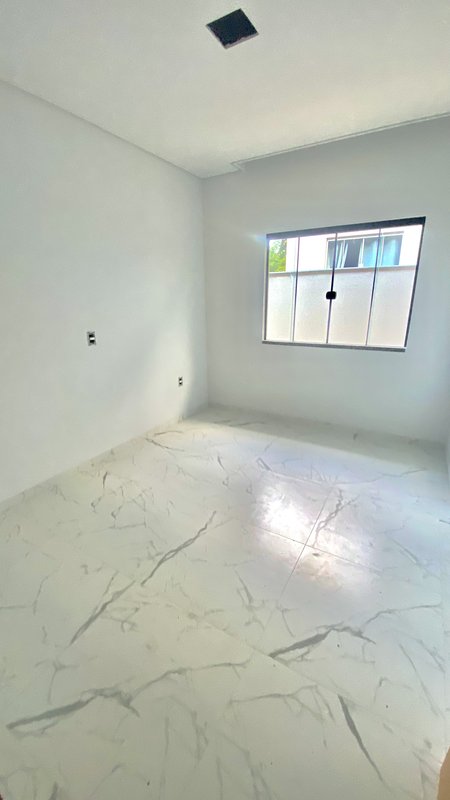 CASA COM UMA SUÍTE MAIS DOIS DORMITÓRIOS NO BAIRRO DOM JOAQUIM - Brusque - 