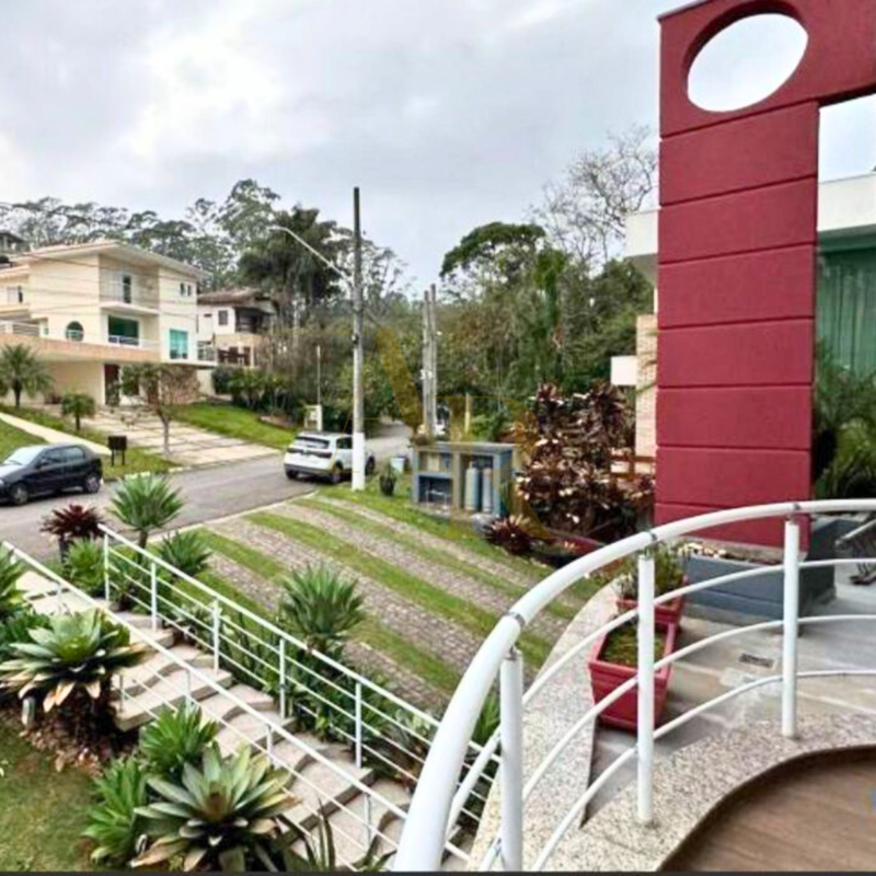 Casa condomínio Parque das Artes, 04 dormitórios, 06 vagas de garagem em Embu das Artes-SP - Embu das Artes - 