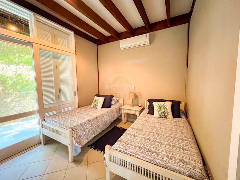 Casa em condomínio com 5 suítes e vista panorâmica para a Praia de Juquehy Avenida Mãe Bernarda São Sebastião - 