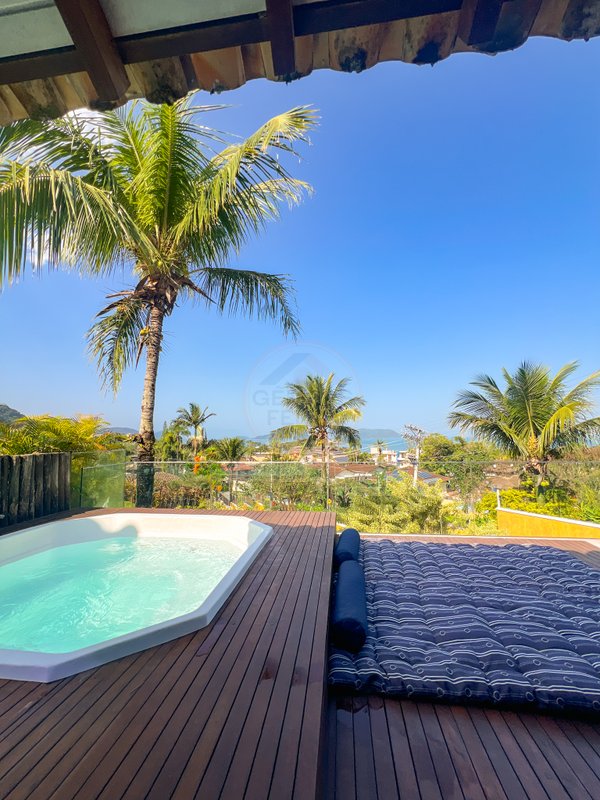 Casa em condomínio com 5 suítes e vista panorâmica para a Praia de Juquehy Avenida Mãe Bernarda São Sebastião - 