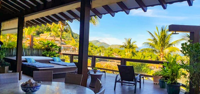Casa em condomínio com 5 suítes e vista panorâmica para a Praia de Juquehy Avenida Mãe Bernarda São Sebastião - 