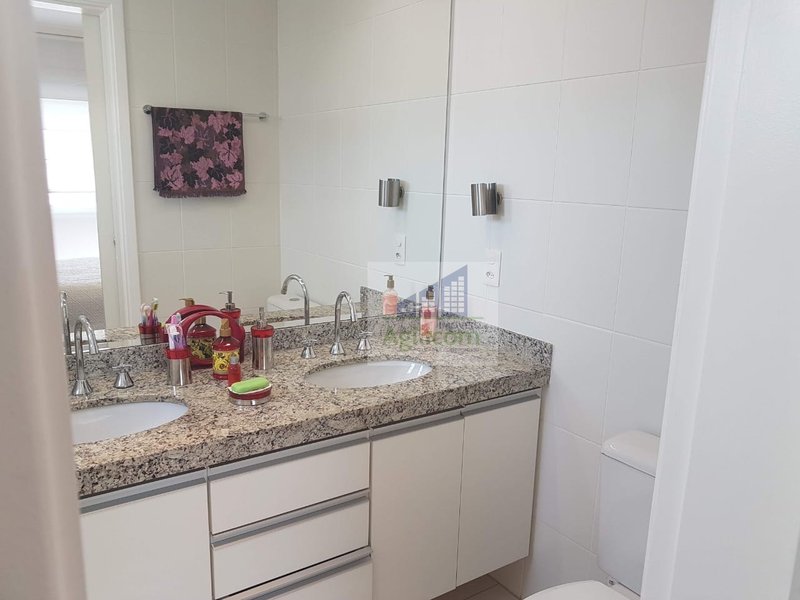 APARTAMENTO À VENDA EM SANTO AMARO COM 3 DORMITÓRIOS Rua Doutor José Áureo Bustamante São Paulo - 