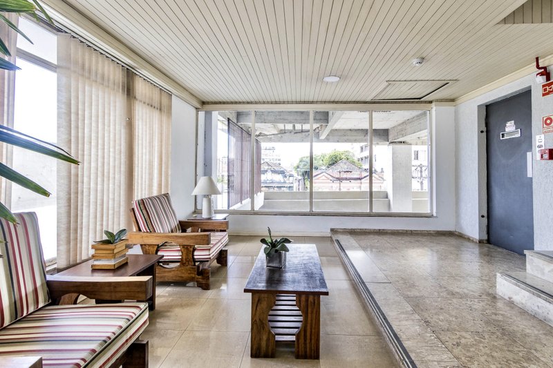 R$ 745.000 - EXCLUSIVIDADE - ESPETACULAR APARTAMENTO - REFORMADO - 108M2 - 3 DORM - VISTA Rua Garibaldi Porto Alegre - 