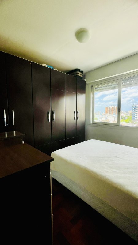 R$ 950.000 - EXCLUSIVIDADE - ESPETACULAR APARTAMENTO - REFORMADO - 108M2 - 3 DORM - VISTA Rua Garibaldi Porto Alegre - 