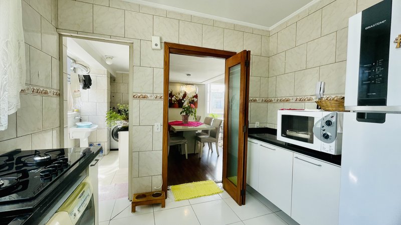 R$ 950.000 - EXCLUSIVIDADE - ESPETACULAR APARTAMENTO - REFORMADO - 108M2 - 3 DORM - VISTA Rua Garibaldi Porto Alegre - 