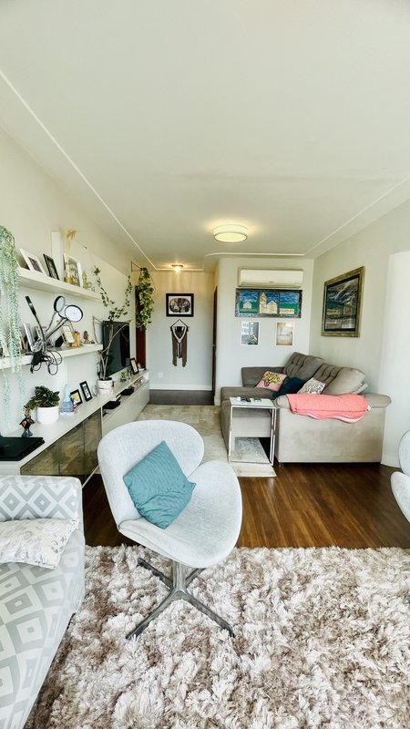 R$ 950.000 - EXCLUSIVIDADE - ESPETACULAR APARTAMENTO - REFORMADO - 108M2 - 3 DORM - VISTA Rua Garibaldi Porto Alegre - 