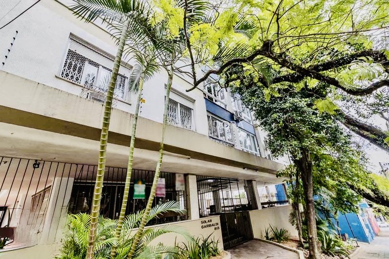 R$ 950.000 - EXCLUSIVIDADE - ESPETACULAR APARTAMENTO - REFORMADO - 108M2 - 3 DORM - VISTA Rua Garibaldi Porto Alegre - 