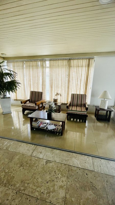 R$ 950.000 - EXCLUSIVIDADE - ESPETACULAR APARTAMENTO - REFORMADO - 108M2 - 3 DORM - VISTA Rua Garibaldi Porto Alegre - 