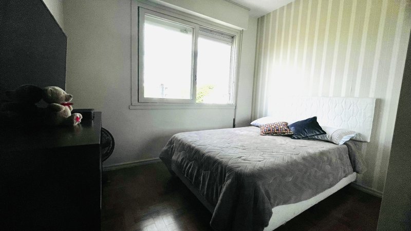 R$ 950.000 - EXCLUSIVIDADE - ESPETACULAR APARTAMENTO - REFORMADO - 108M2 - 3 DORM - VISTA Rua Garibaldi Porto Alegre - 