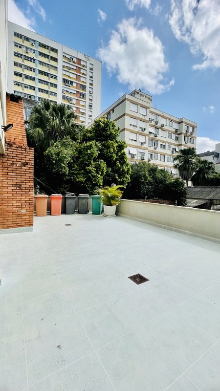 R$ 950.000 - EXCLUSIVIDADE - ESPETACULAR APARTAMENTO - REFORMADO - 108M2 - 3 DORM - VISTA Rua Garibaldi Porto Alegre - 