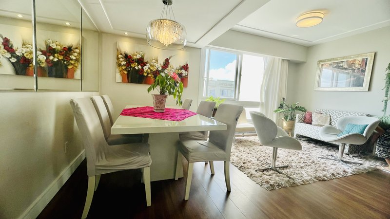 R$ 950.000 - EXCLUSIVIDADE - ESPETACULAR APARTAMENTO - REFORMADO - 108M2 - 3 DORM - VISTA Rua Garibaldi Porto Alegre - 