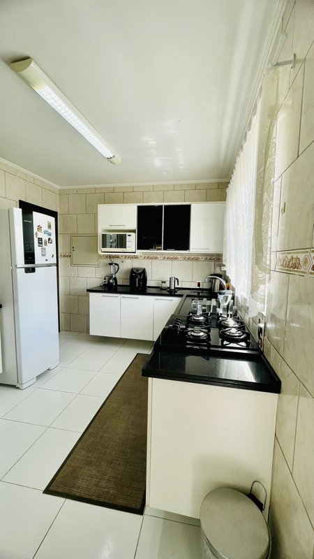 R$ 950.000 - EXCLUSIVIDADE - ESPETACULAR APARTAMENTO - REFORMADO - 108M2 - 3 DORM - VISTA Rua Garibaldi Porto Alegre - 