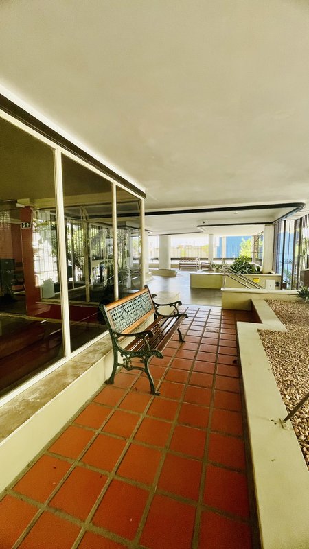 R$ 950.000 - EXCLUSIVIDADE - ESPETACULAR APARTAMENTO - REFORMADO - 108M2 - 3 DORM - VISTA Rua Garibaldi Porto Alegre - 