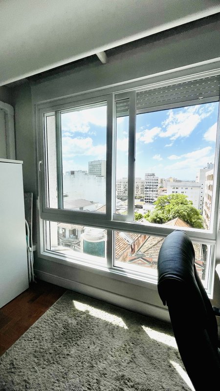 R$ 950.000 - EXCLUSIVIDADE - ESPETACULAR APARTAMENTO - REFORMADO - 108M2 - 3 DORM - VISTA Rua Garibaldi Porto Alegre - 