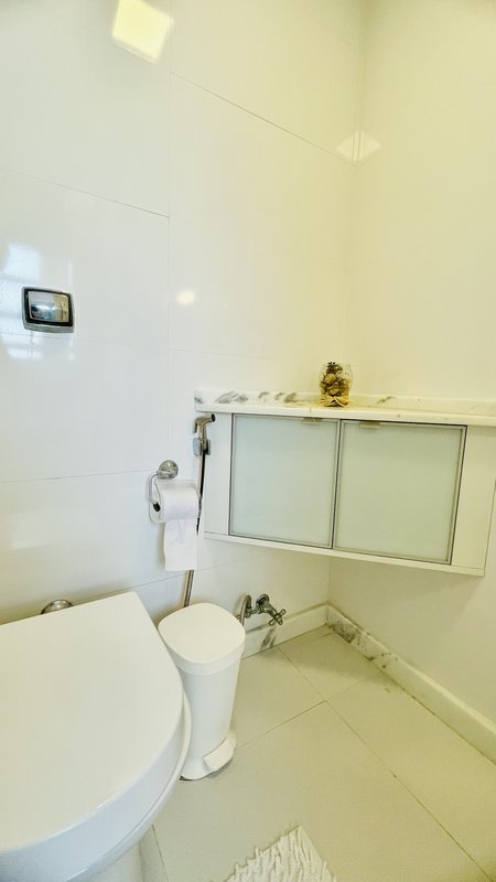 R$ 950.000 - EXCLUSIVIDADE - ESPETACULAR APARTAMENTO - REFORMADO - 108M2 - 3 DORM - VISTA Rua Garibaldi Porto Alegre - 