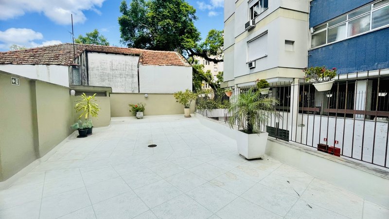R$ 950.000 - EXCLUSIVIDADE - ESPETACULAR APARTAMENTO - REFORMADO - 108M2 - 3 DORM - VISTA Rua Garibaldi Porto Alegre - 