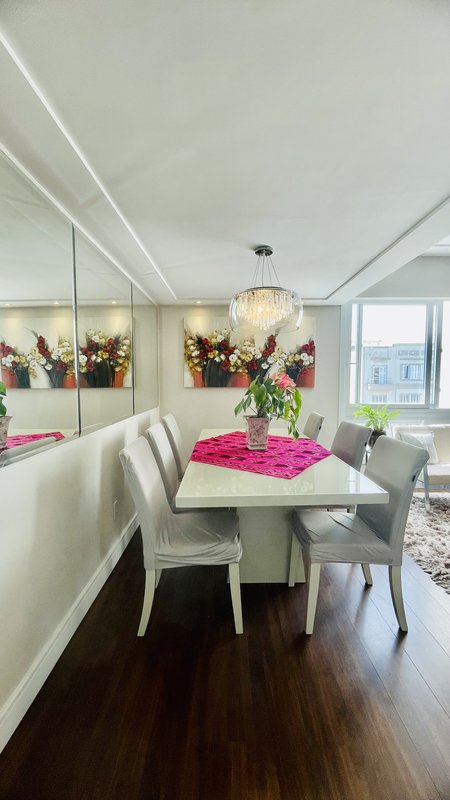 R$ 950.000 - EXCLUSIVIDADE - ESPETACULAR APARTAMENTO - REFORMADO - 108M2 - 3 DORM - VISTA Rua Garibaldi Porto Alegre - 