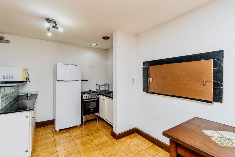 R$ 950.000 - EXCLUSIVIDADE - ESPETACULAR APARTAMENTO - REFORMADO - 108M2 - 3 DORM - VISTA Rua Garibaldi Porto Alegre - 