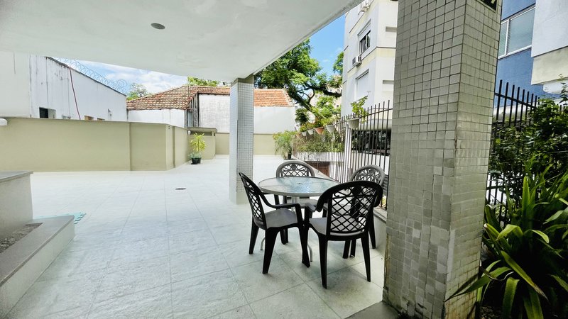 R$ 950.000 - EXCLUSIVIDADE - ESPETACULAR APARTAMENTO - REFORMADO - 108M2 - 3 DORM - VISTA Rua Garibaldi Porto Alegre - 