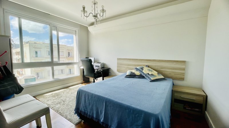 R$ 950.000 - EXCLUSIVIDADE - ESPETACULAR APARTAMENTO - REFORMADO - 108M2 - 3 DORM - VISTA Rua Garibaldi Porto Alegre - 