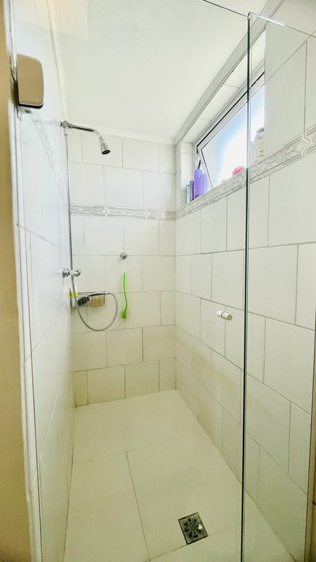 R$ 950.000 - EXCLUSIVIDADE - ESPETACULAR APARTAMENTO - REFORMADO - 108M2 - 3 DORM - VISTA Rua Garibaldi Porto Alegre - 