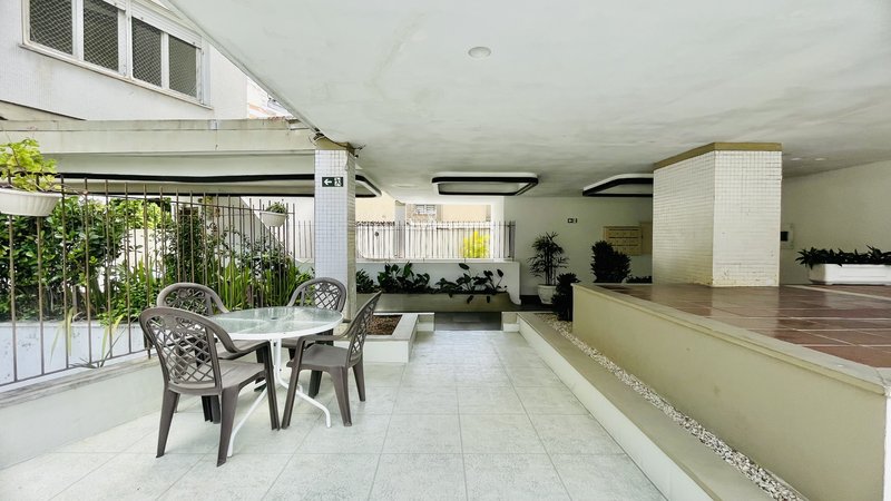 R$ 950.000 - EXCLUSIVIDADE - ESPETACULAR APARTAMENTO - REFORMADO - 108M2 - 3 DORM - VISTA Rua Garibaldi Porto Alegre - 