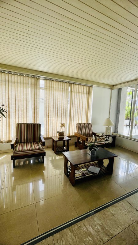 R$ 950.000 - EXCLUSIVIDADE - ESPETACULAR APARTAMENTO - REFORMADO - 108M2 - 3 DORM - VISTA Rua Garibaldi Porto Alegre - 