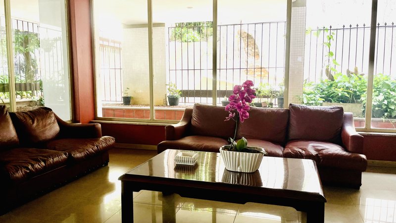 R$ 950.000 - EXCLUSIVIDADE - ESPETACULAR APARTAMENTO - REFORMADO - 108M2 - 3 DORM - VISTA Rua Garibaldi Porto Alegre - 