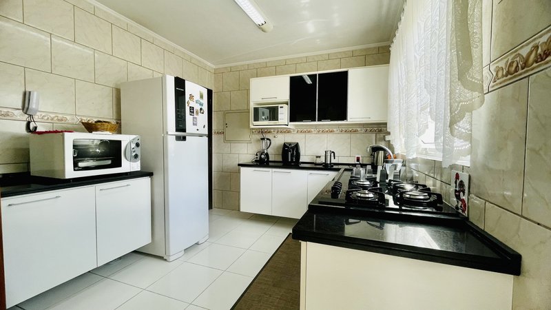 R$ 950.000 - EXCLUSIVIDADE - ESPETACULAR APARTAMENTO - REFORMADO - 108M2 - 3 DORM - VISTA Rua Garibaldi Porto Alegre - 